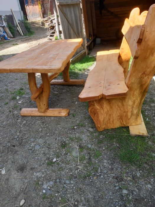Stól i dwie ławy