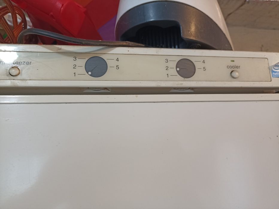 Високий і надійний холодильник Bosch-180 cm. Морозилка.