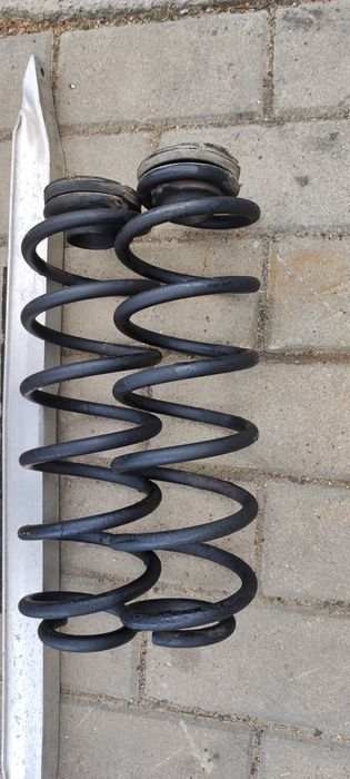 Sprężyna Amortyzatora Tył Skoda Octavia 1.9 Sedan 2000r. Cena za szt.