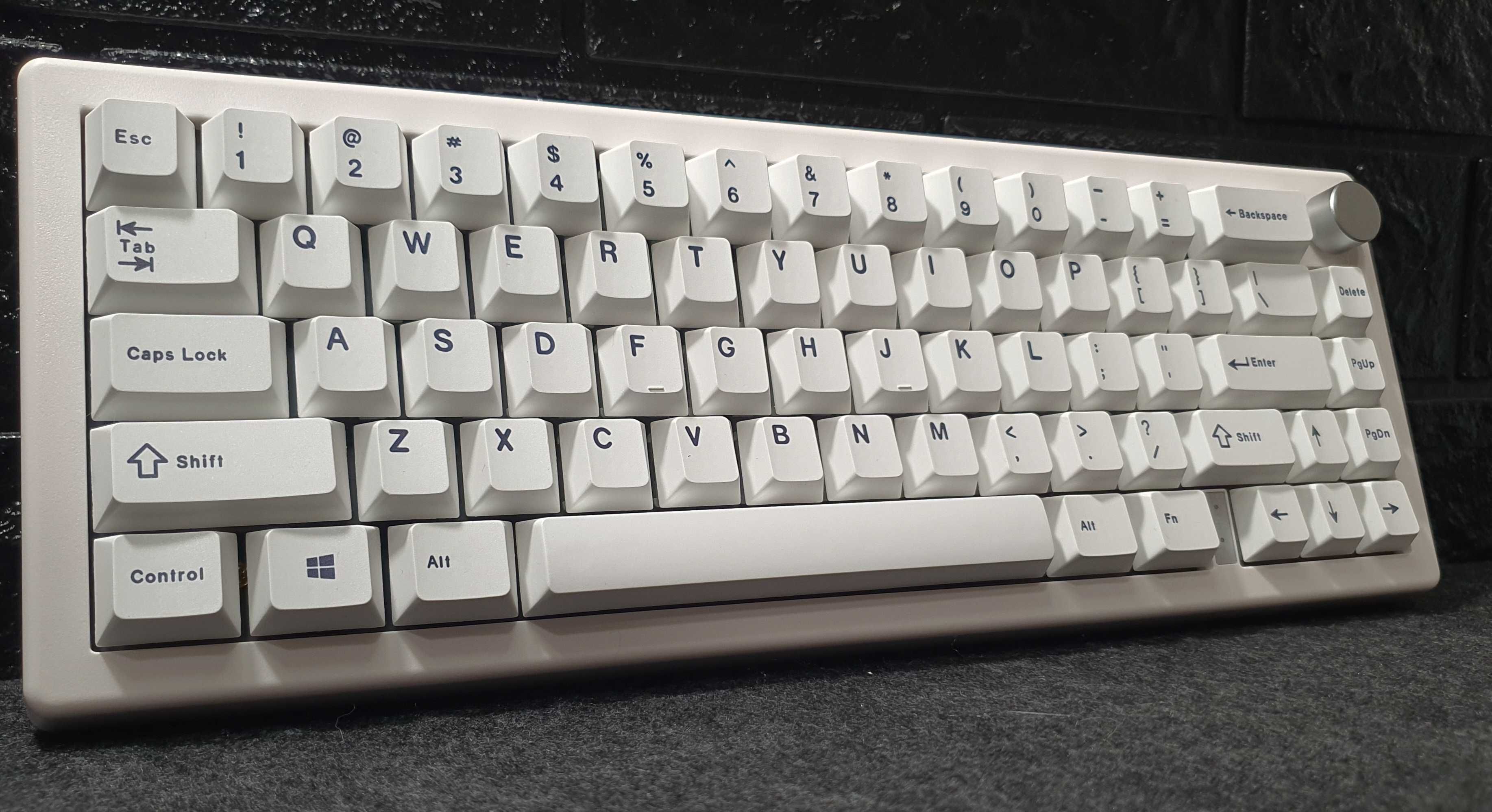 Кастомна механічна бездротова клавіатура GMK67 Silent Cream Yellow Pro