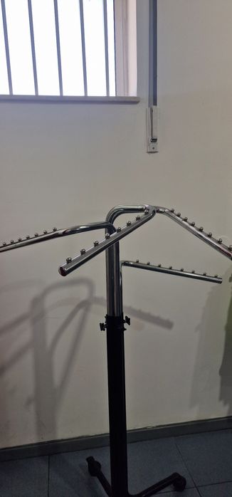 Expositor de roupa