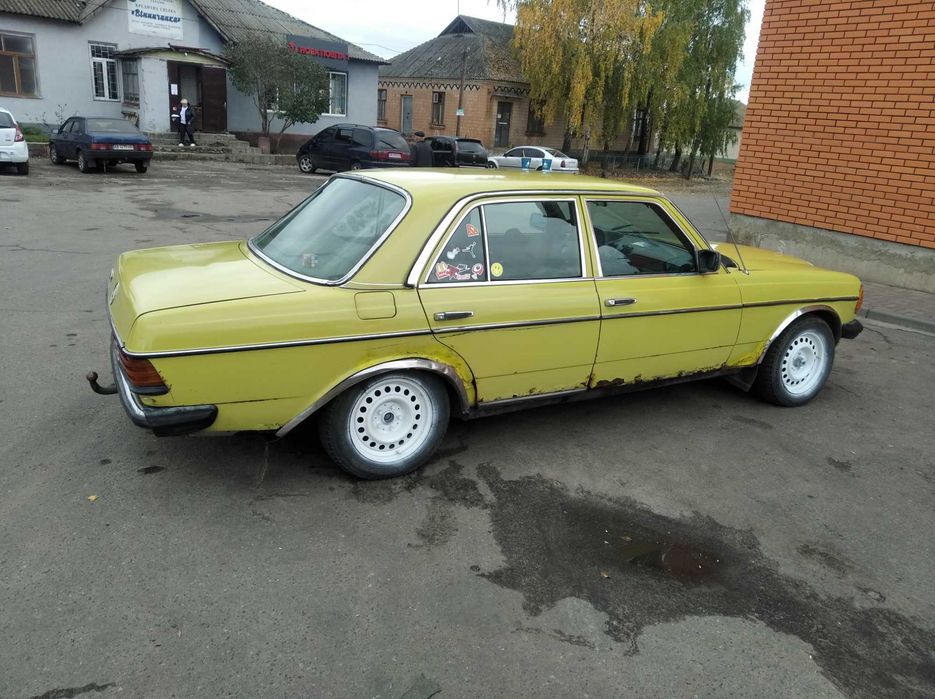 Мерседес 123 2.2 дизель