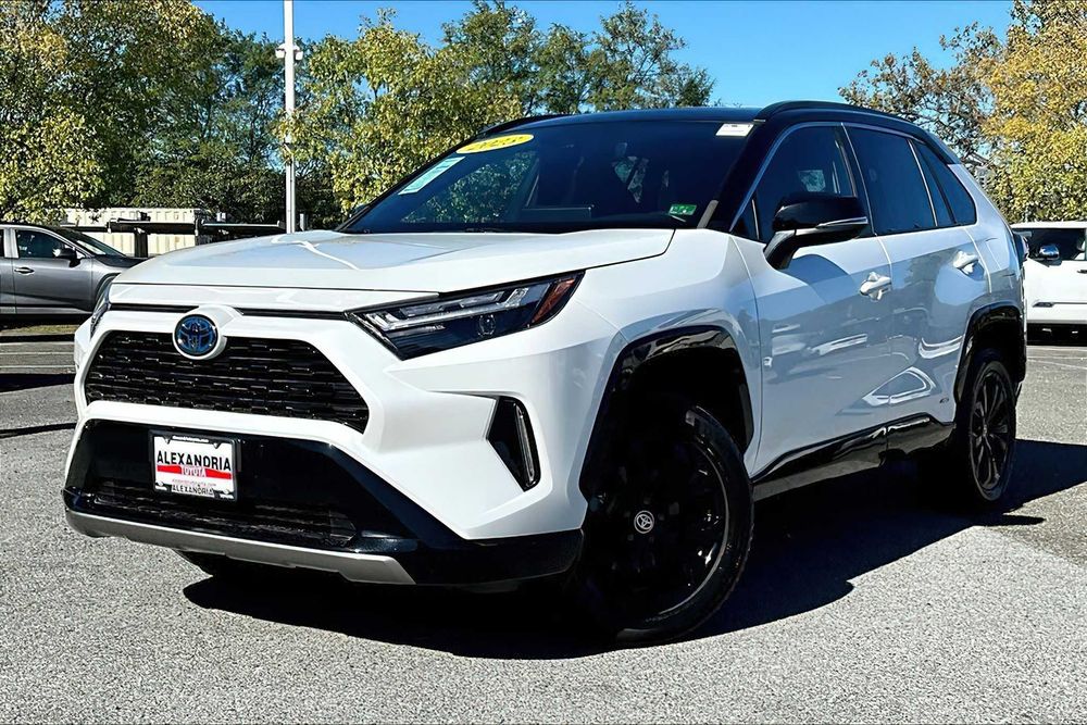 Toyota RAV4 Hybrid XSE      2023