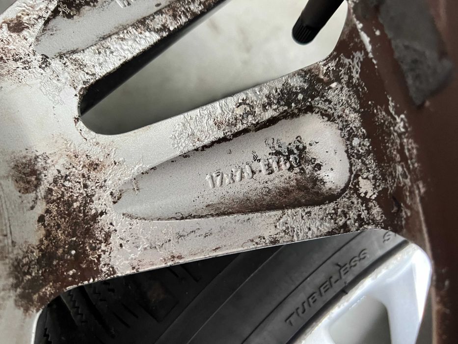 Koła felgi Toyota Auris II 7J ET50 17" 5x114,3