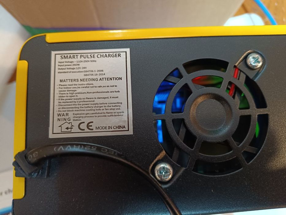 Импульсное зарядное устройство для АКБ , 12 - 24 Вольта. ANJING - 908