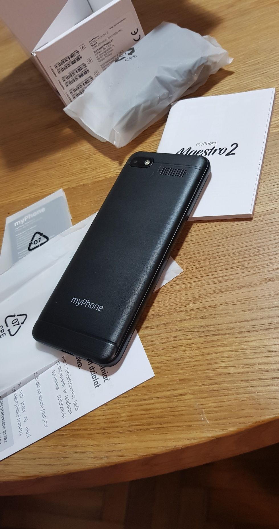 Nowy łatwy w obsłudze czarny telefon myPhone Maestro 2