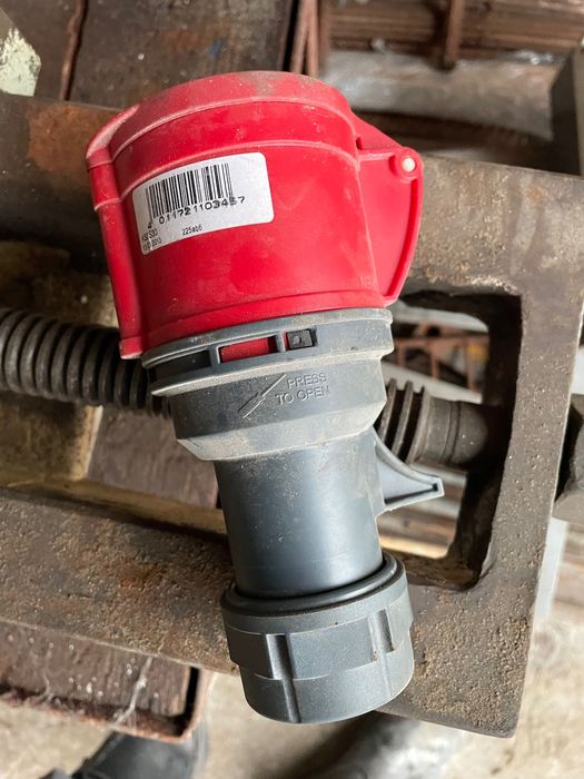 Розетка силова 32А, на 5 контактів