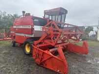 Зернозбиральний комбайн Massey Ferguson 307-440.