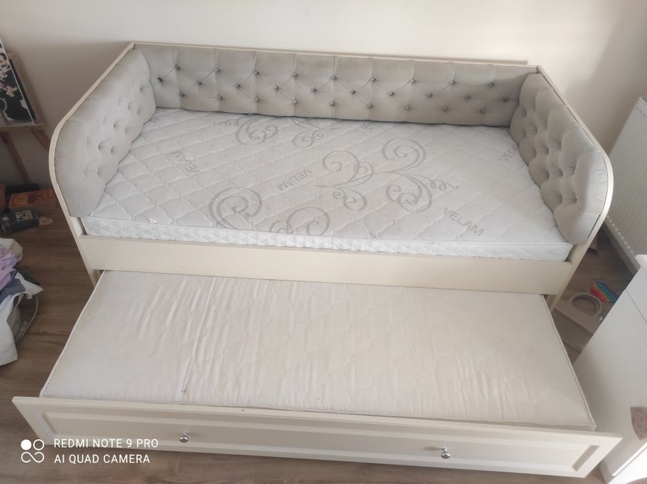 Дитяче ліжечко з двома матрацами
