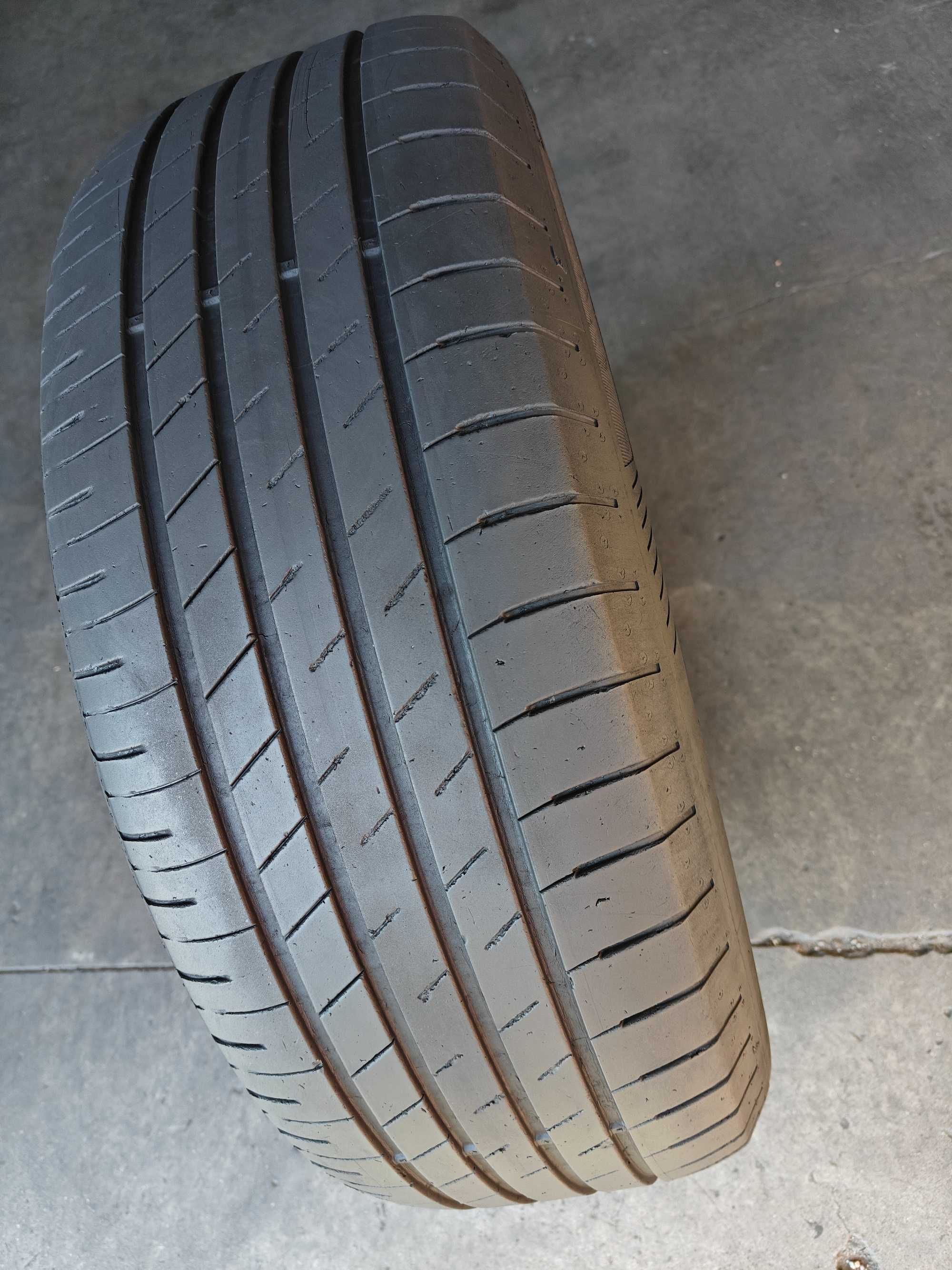 1шт. R17 215 60 шина літня Goodyear Efficient Grip Performance