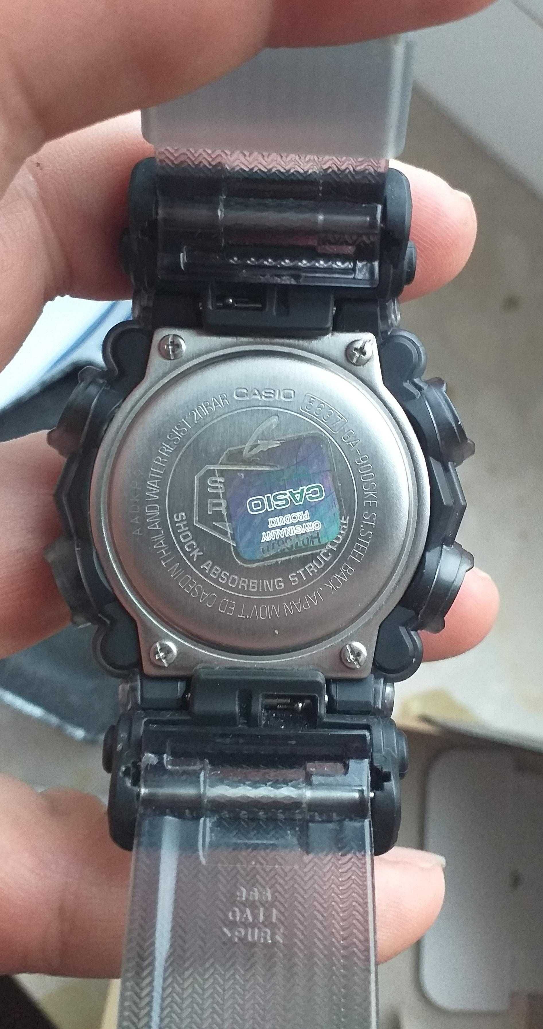 Zegarek Casio G-Shock GA-900SKE-8AER.