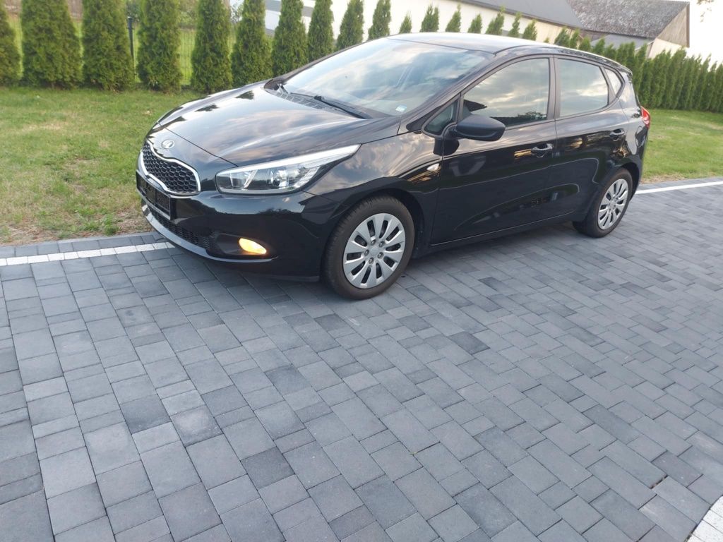 Kia ceed 1.4 benzyna sprowadzony z Niemiec 2xkola