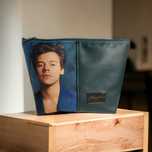 Nowa kosmetyczka Harry Styles