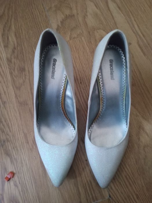 Buty na opcasie raz urzyte na wesele