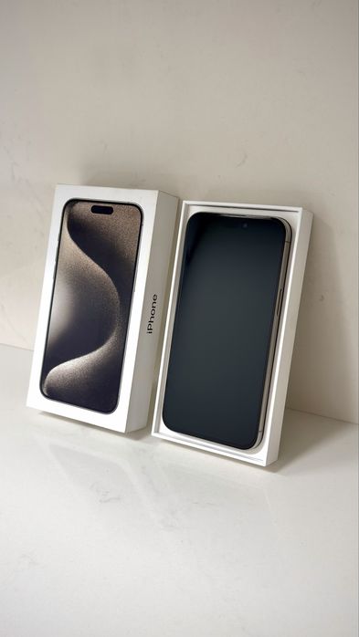 iPhone 15 Pro Max – 256 GB – Cinzento Titânio – Estado como novo