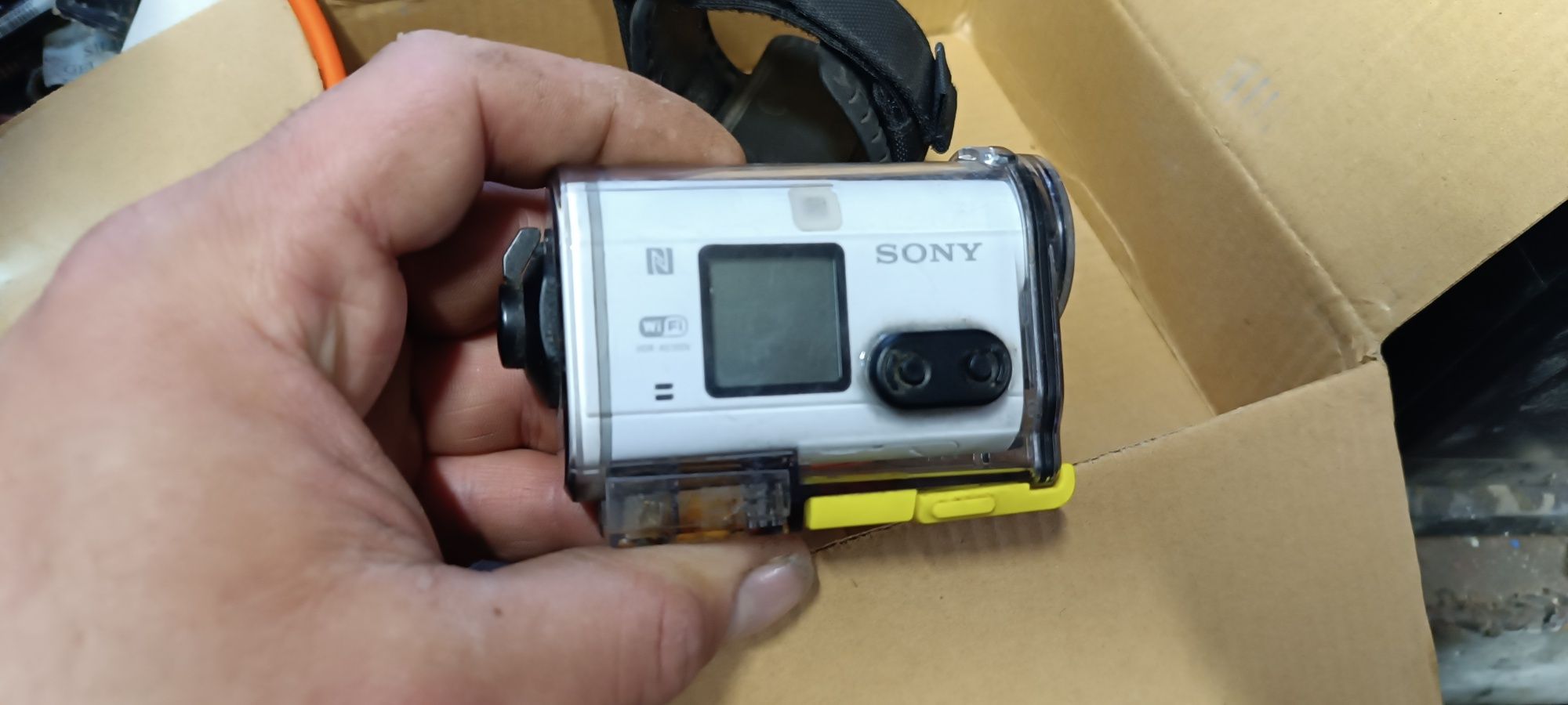Экшн-камера sony as-100v
