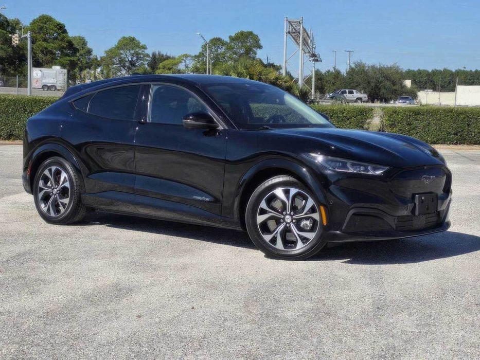 Ford Mustang Mach-E Premium      2021