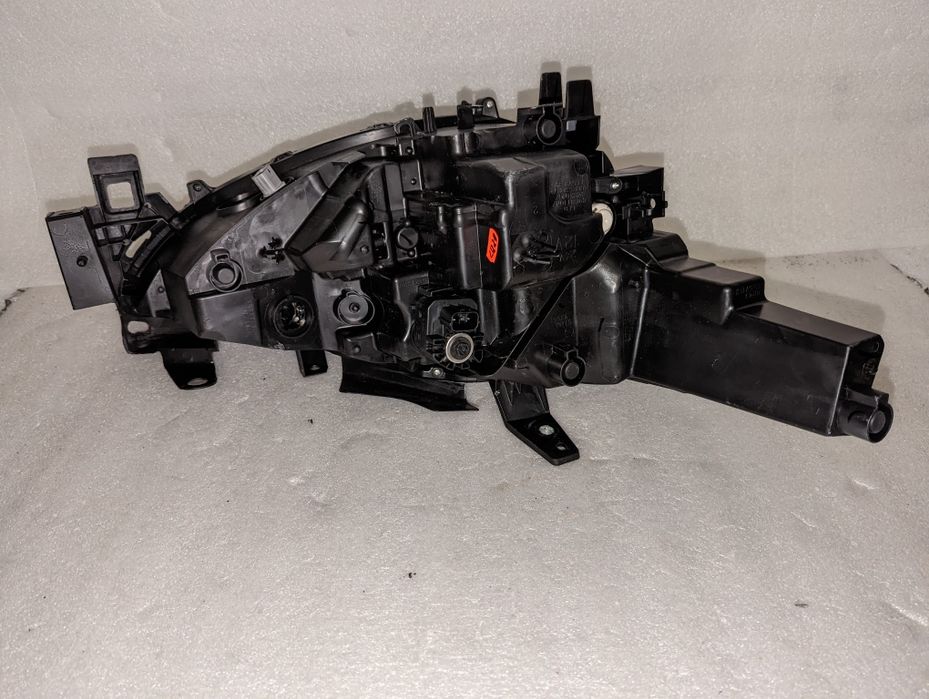 Левая правая фара Mazda CX-5 led