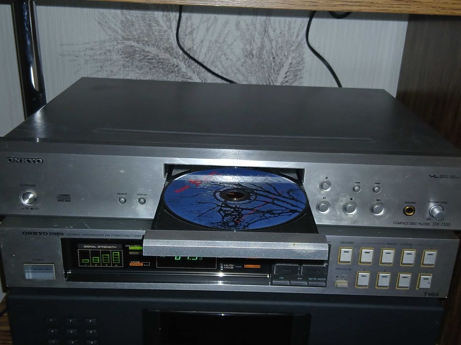 тюнер onkyo integra t-4015.