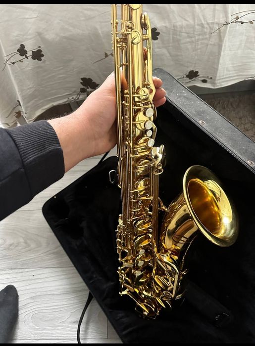 саксофон тенор в доброму стані