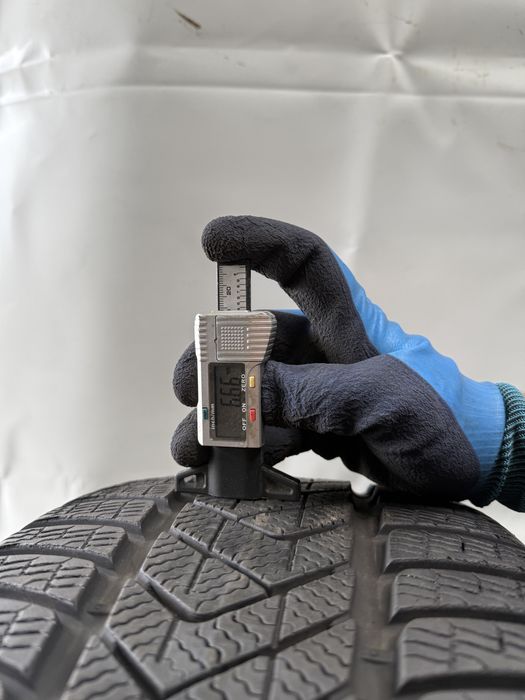 255/40/20 Pirelli Sottozero 3 Winter AO 101W