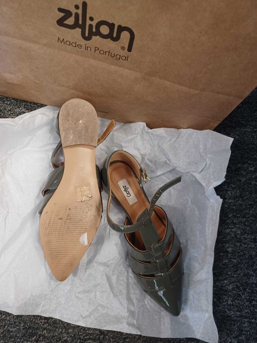 Sapatos Zilian rasos, verniz