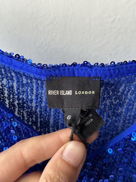 Новий топ з паєтками від River Island