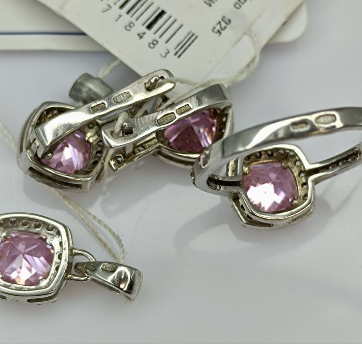 Серебряный набор 925 пробы новый серьги, кольцо и кулон