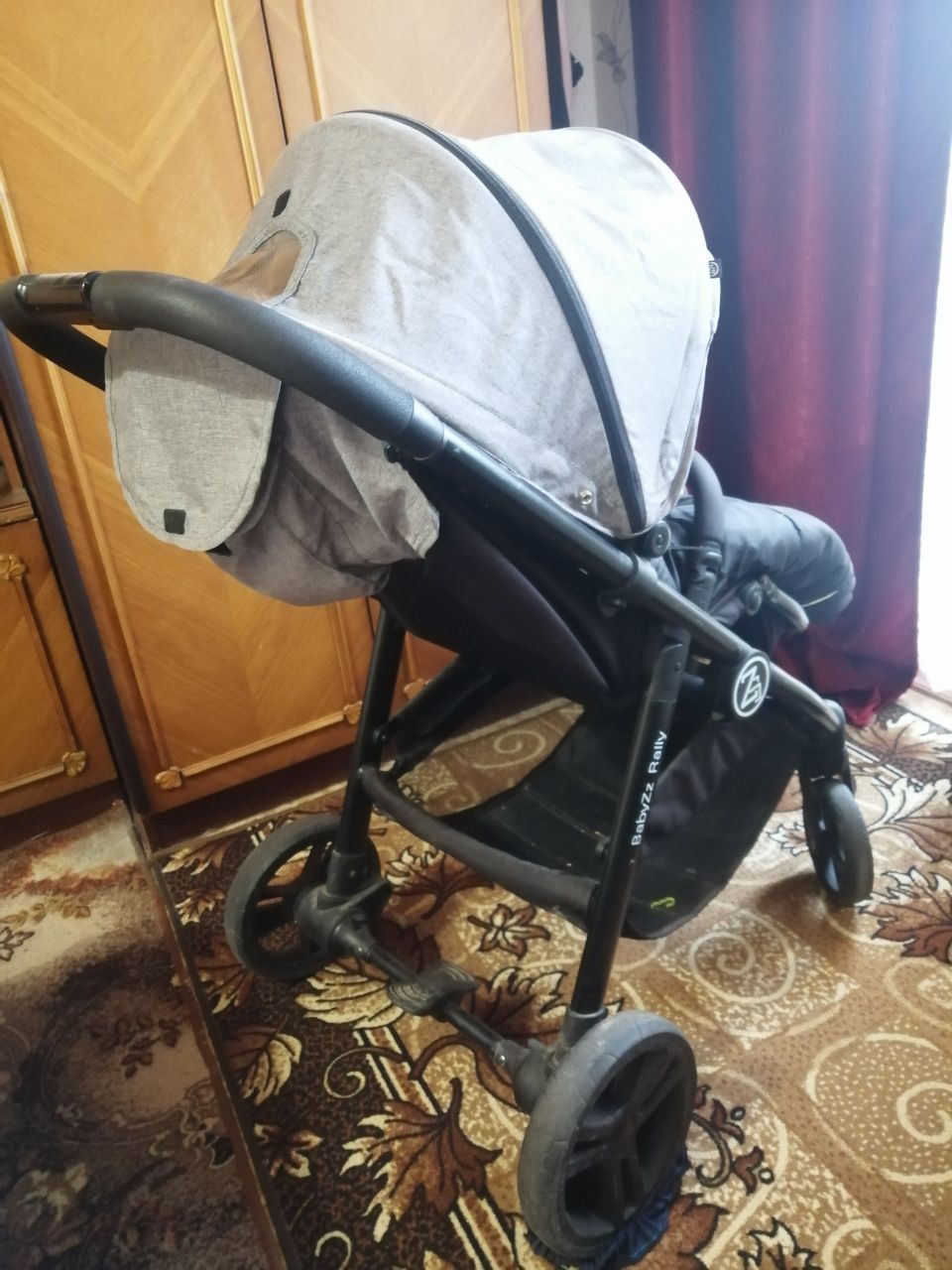 Дитяча прогулянкова коляска Babyzz