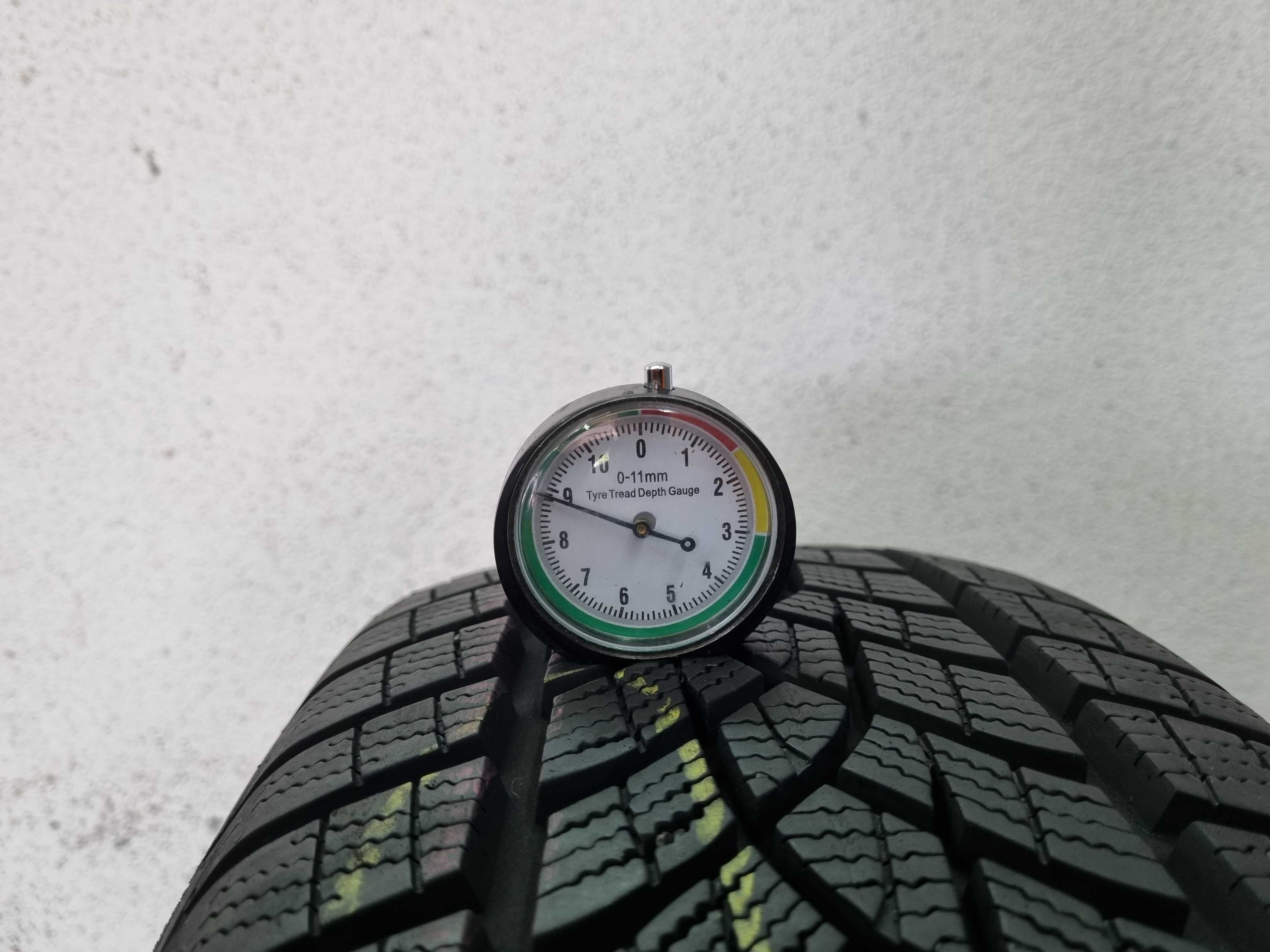 215/60/16 99H Goodyear UltraGripPerformance + D.3622