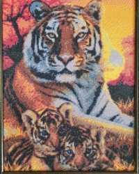 Картина "Тигр и тигрята". Амазная вышивка. Полная выкладка.