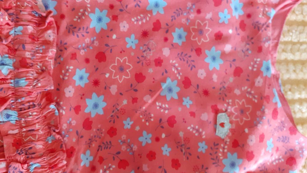 Vestido de Menina de 6 anos - rosa coral - usado uma única vez