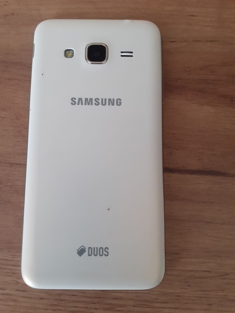 Samsung Galaxy j3 biały