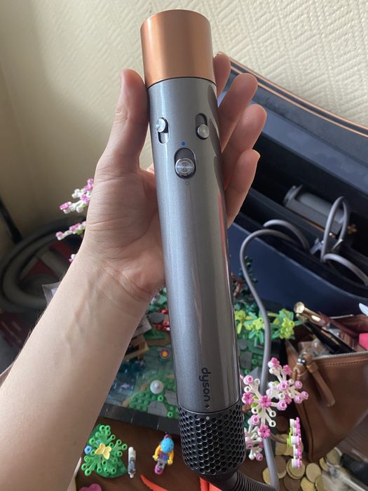 Dyson airwrap HS01