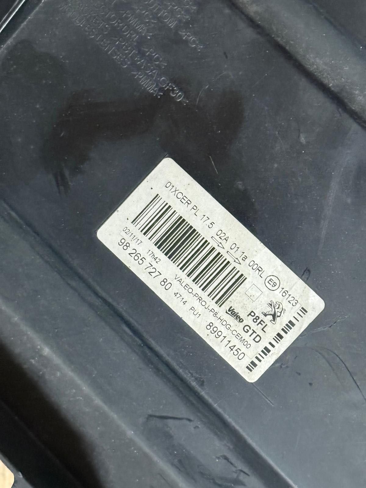 Vendo ótica de peugeot 5008