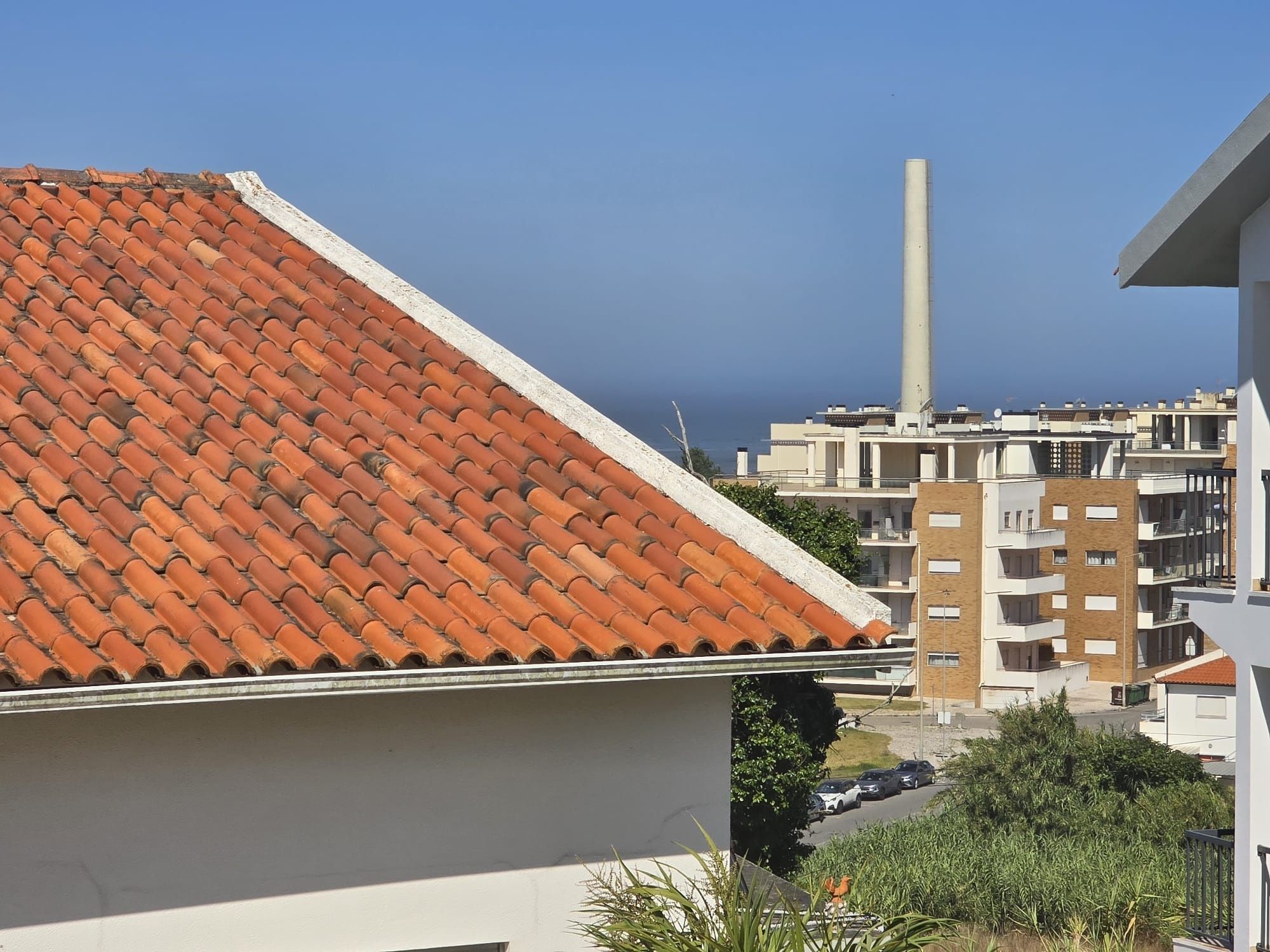 Moradia T6 com 192 m² de terreno em Buarcos – Oportunidade