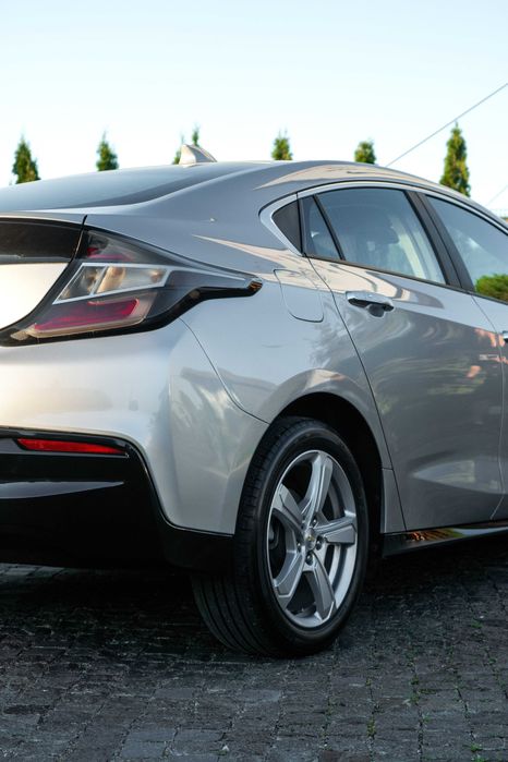АВТО Chevrolet Volt 2016