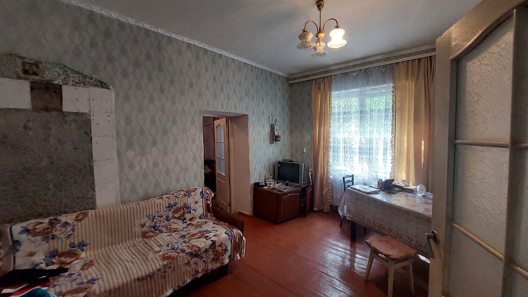 Продам 2-кімнатну квартиру. Вул.Вокзальна,40.