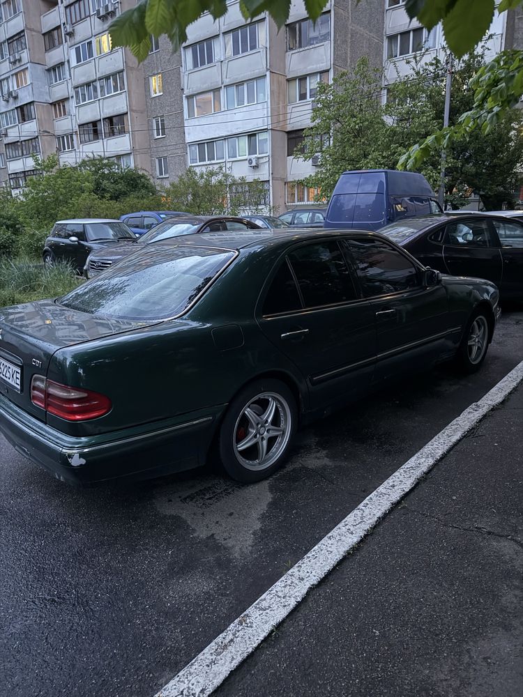 Мерседес W210 E