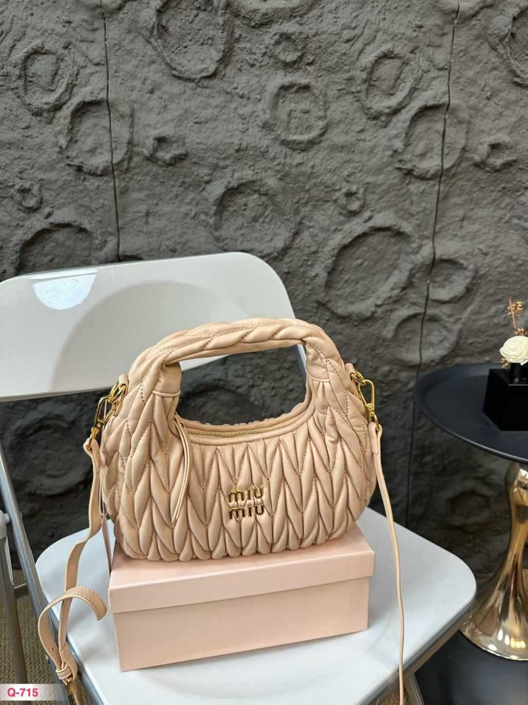 Torebka  damska torba Miu Miu 281015