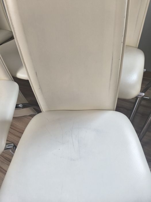 Krzesła do salonu 8 szt ekoskóra beżowe nogi chrom