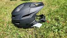 Kask rowerowy full face.