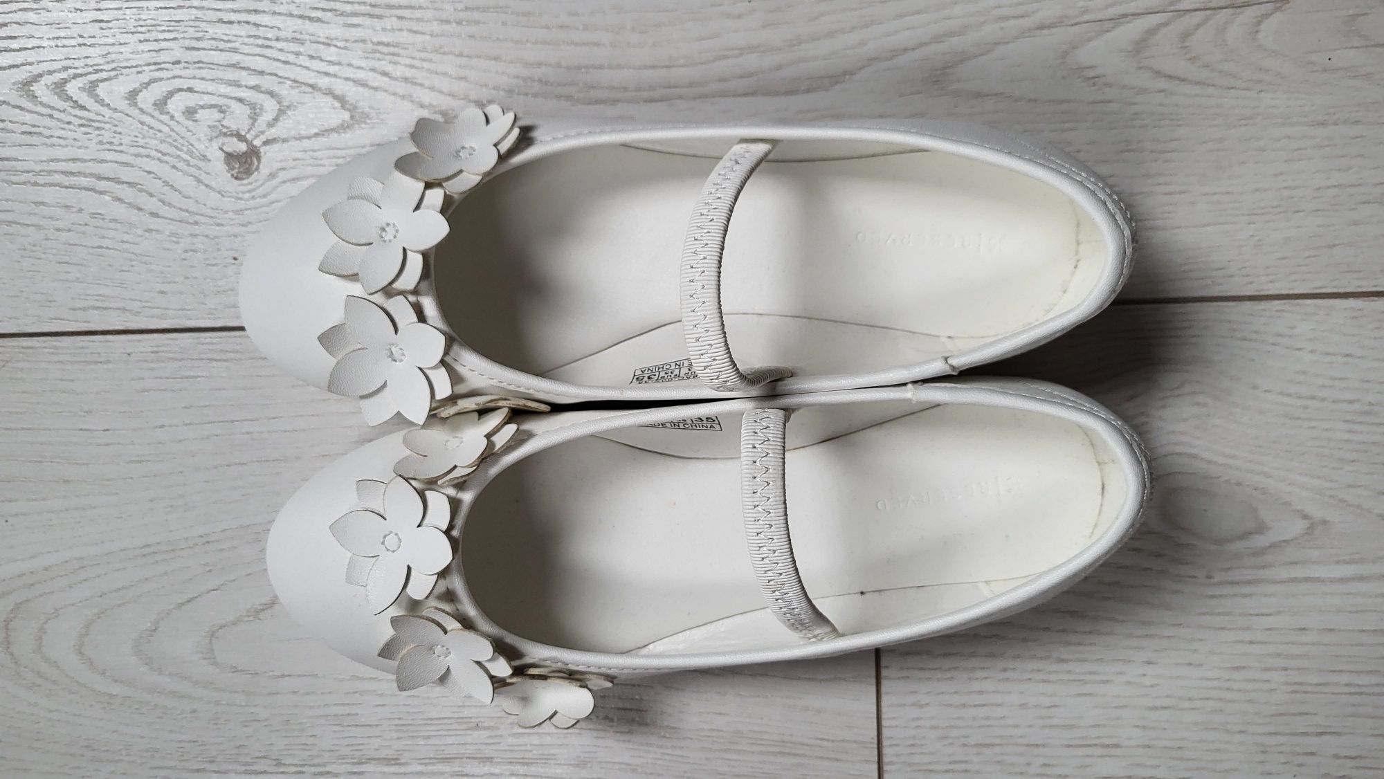 Alba komunijna r.140/146, wianek, torebki,   buty