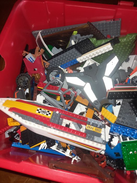 Lego//Playmobil.