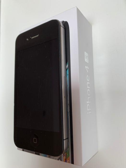 IPhone 4S, 16GB, czarny.