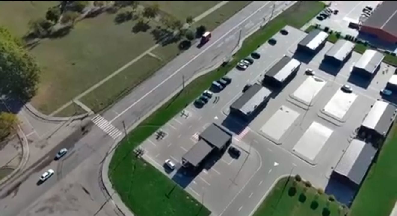 Готовий діючий бізнес Комерційне приміщення м.Новая Одеса ФАСАД траси