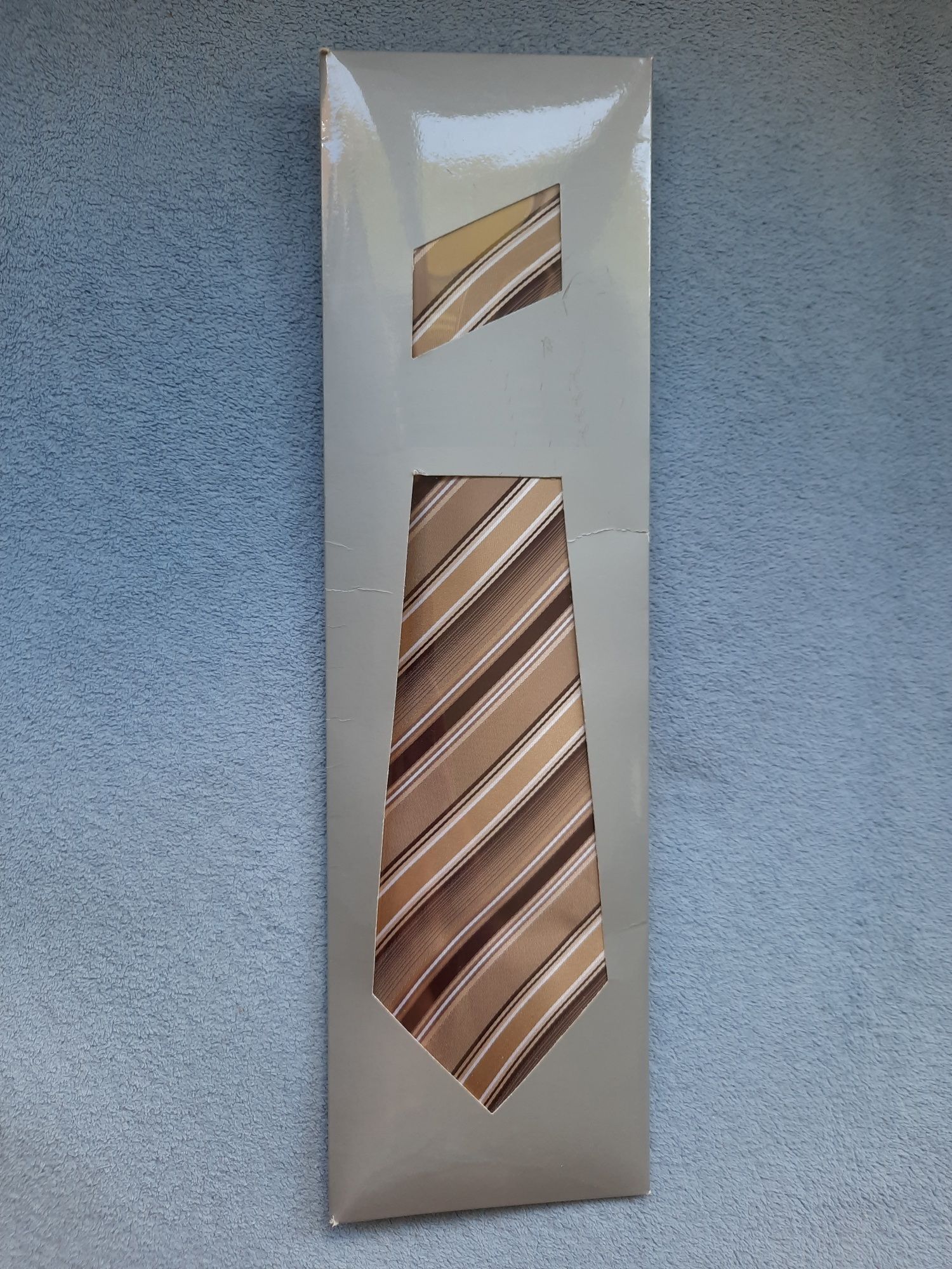 Krawat męski NEK szerokość 95mm długość 145mm wykonany ze specjalnie w