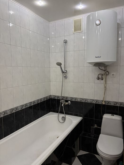 Продам приятную 3 к. кв. от м. Спортивная 1 мин. пешком (сертификат)