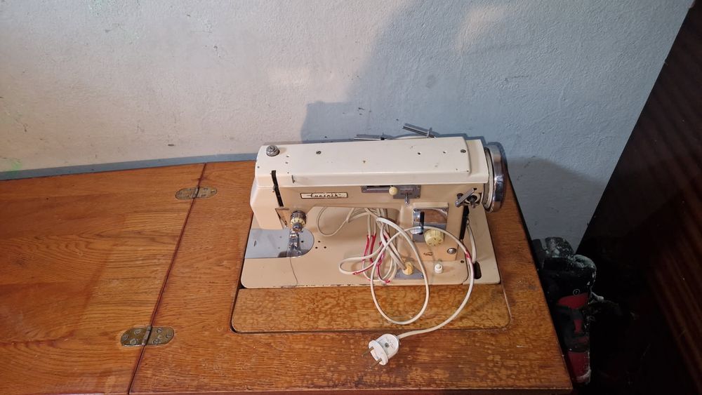 Maszyna do szycia Łucznik