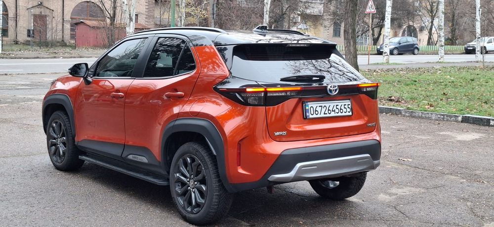Продам Toyota Yaris Cross hybrid 2023